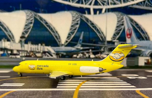 JC Wings 1:200 Mercado Libre DC-9-30F XA-UOG XX20102 [Width 14 Length 18 Height 4 cm] 3