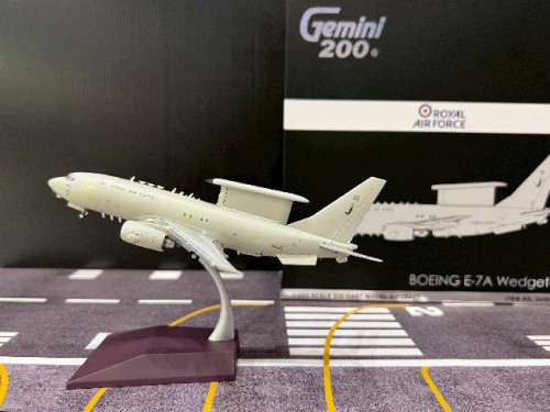 Gemini Jets 1:200 RAF E-7 Wedgetail AEW1 G21396 [Width 16 Length 17 Height 6 cms]