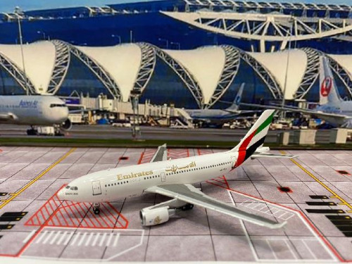 Gemini Jets GJ2234 1:400 Emirates A310-300 A6-EKB [Width 11 Length 11.5 Height 3.5 cms]