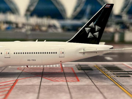 Phoenix 1:400 Thai Airways B777-300ER HS-TKQ 'Star Alliance' PH12089 [Width 16 Length 18 Height 4.5 7