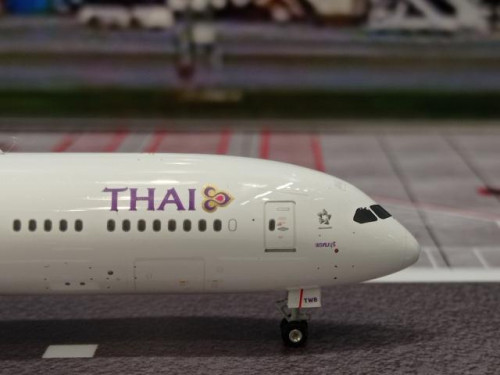 Phoenix PH1708 1:400 Thai 787-9 HS-TWB [Width 15 Length 15.5 Height 4.5 cms] 5