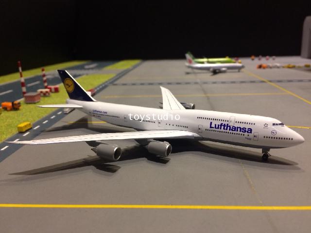 HERPA WINGS 1:500 Lufthansa 747-8 Sachsen D-ABYC HW516068-005