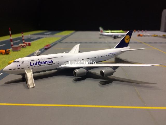 HERPA WINGS 1:500 Lufthansa 747-8 Sachsen D-ABYC HW516068-005 1