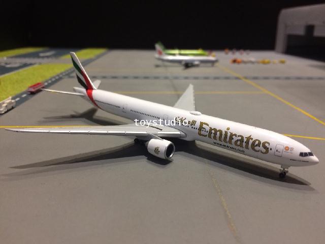 HERPA WINGS 1:500 Emirates 777-300ER A6-EQA HW518277-004