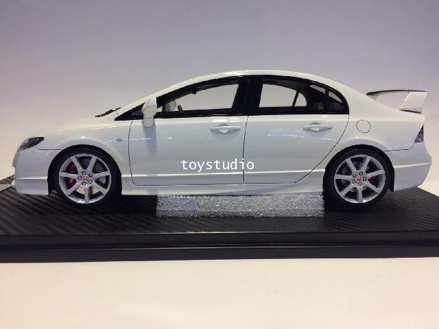 ONEMODEL 1:18 Civic Type R FD2 Late Version Whi 17A17-0107 3