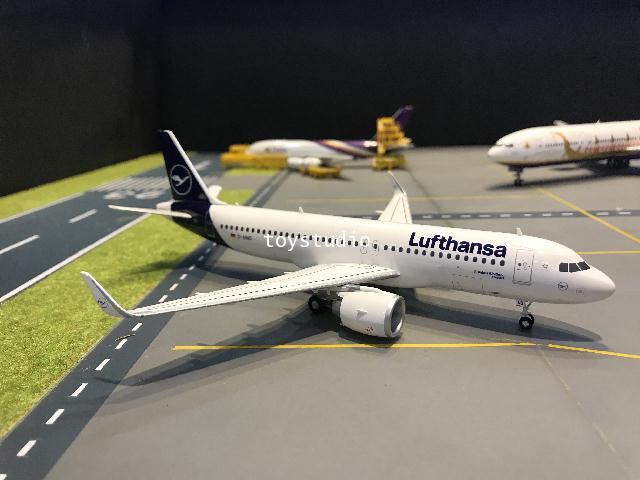 Herpa Wings 1:200 Lufthansa A320neo Rastatt D-AINO HW559768