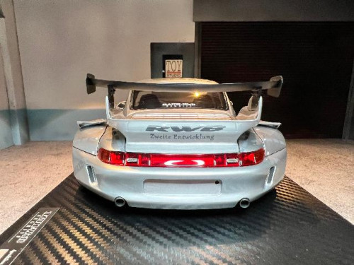 Ignition:IG2682 1:18 RWB 993 Silver Pig [Width 10 Length 24 Height 7 cms] 6