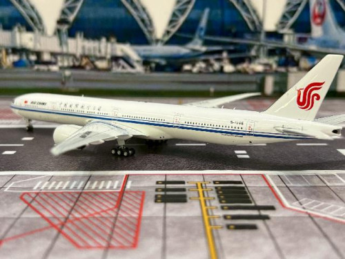 Aviation 1:400 Air China 777-39LER B-1266 AV4296 [Width 16 Length 18 Height 5 cm] 3