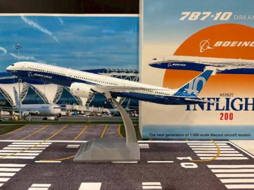 Inflight 1:200 Boeing 787-10 N528ZC IF78X528ZC [Width 30 Length 33 Height 8 cm]