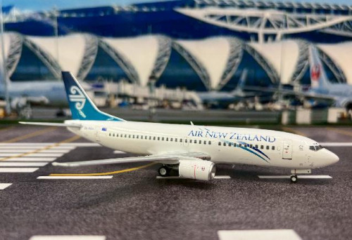 Inflight 1:200 Air New Zealand 737-33R ZK-NGA IF733NZ0624 [Width 14 Length 17 Height 5.5 cm] 2
