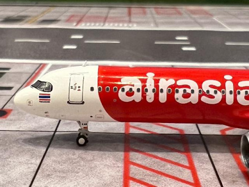 Panda Model 1:400 Thai Air Asia A321-251NX HS-EAB 62453 3