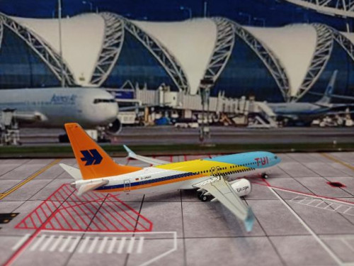 Phoenix 1:400 TUI 737-8max D-AMAH PH1908 [Width 9 Length 9.5 Height 3 cm] 3