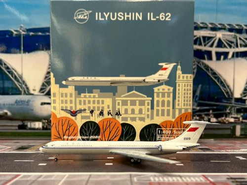 Phoenix 1:400 CAAC IL-62 2020 PH12016 [Width 11 Length 13.5 Height 3 cm]