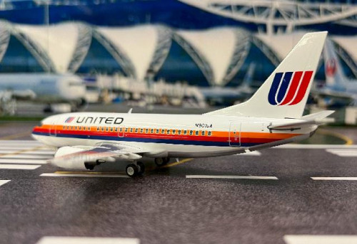 Inflight 1:200 United 737-522 N901UA IF735UA0624 [Width 14 Length 15.5 Height 4.5 cm] 3