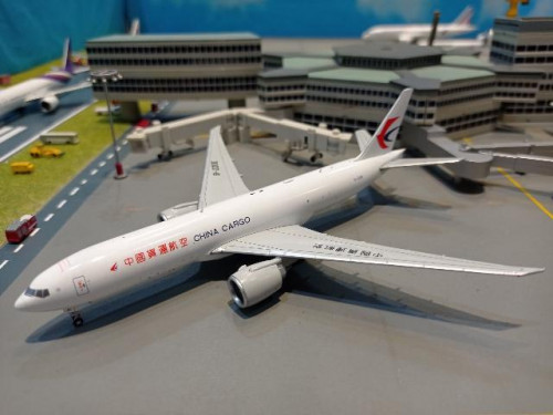 JCWings:XX4491 1:400 China Cargo 777-200LRFB-220E [Width 16 Length 17 Height 5 cms]