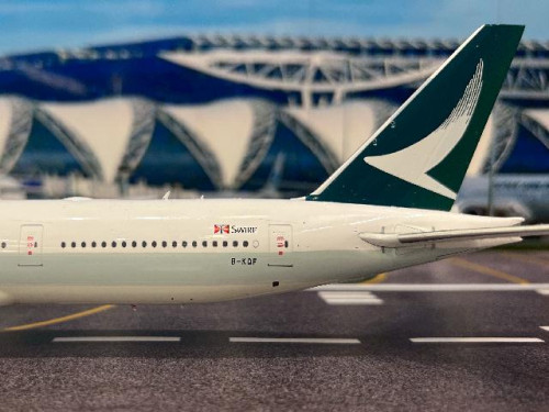 Inflight 1:200 Cathay Pacific 777-300ER B-KQF WB7773023 [Width 33 Length 37 Height 8 cms] 6