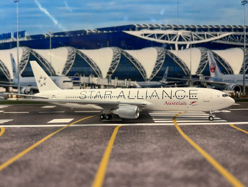 JFox 1:200 Austrian B767-3Z9ER OE-LAZ Star Alliance JF7673019L [Width 24 Length 27 Height 8 cm] 2