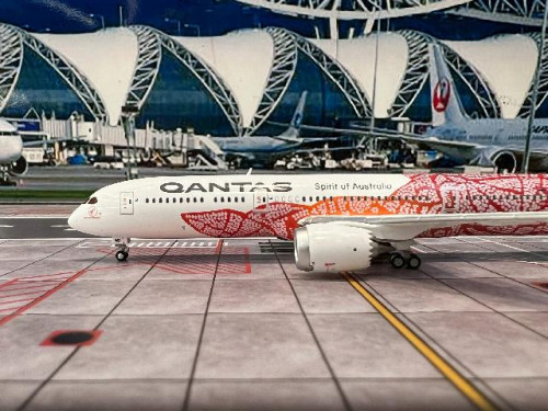Gemini Jets 1:400 Qantas B787-9 VH-ZND 'Yam Dreaming' GJ2385 [Width 15 Length 15.5 Height 4.5 cm] 5