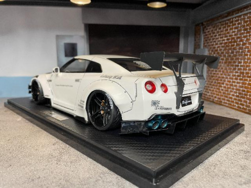 IG2342 1:18 LB-Works Nissan GT-R R35 Type2 Whi [Width 10 Length 25 Height 7 cm] 1