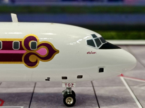 Infight200 1:200 Thai Airways DC-8-63 HS-TGZ IF863TG1023 8