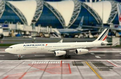 Phoenix 1:400 Air France A340-300 F-GLZS PH12063 [Width 15 Length 16 Height 4 cm] 1