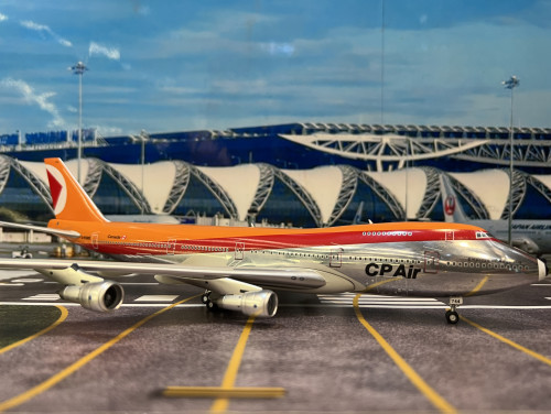 Inflight 1:200 CP Air B747-217B C-FCRE IF742CP0726P [Width 30 Length 35 Height 10 cm] 2