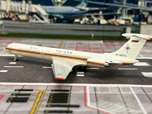Phoenix 1:400 Russia Emercom IL-62M RA-86570 PH12006 [Width 11 Length 13.5 Height 3 cm] 6