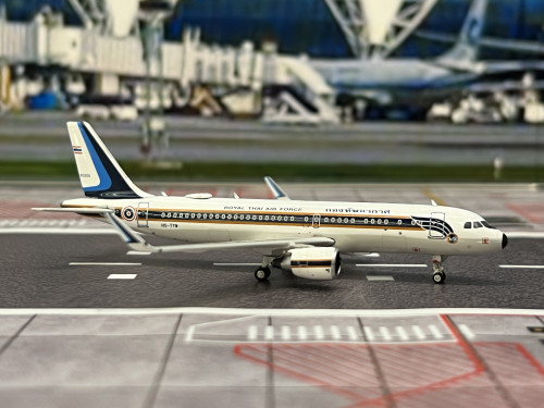 PH1686 1:400 Royal Thai Air Force A320 HS-TYW [Width 9 Length 9.5 Height 3 cm] 2