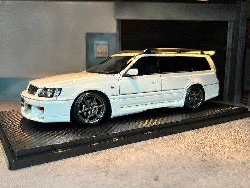 Ignition:IG2886 1:18 Nissan Stagea 260RS (WGNC34) White [Width 10 Length 27 Height 8 cms]  