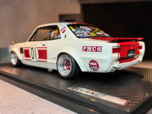 IG2661 1:18 LB-Works Hakosuka 2Door White/Red #01 [Width 10 Length 24 Height 7 cms] 2