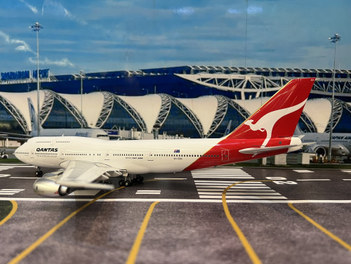 Inflight 1:200 Qantas Airways B747-338 VH-EBX IF743QF0526 [Width 30 Length 35 Height 10 cm] 4