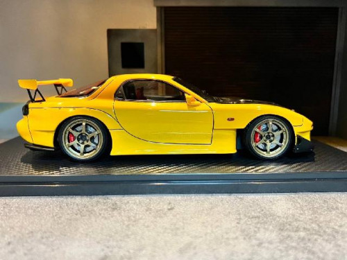 Ignition: IG2228 1:18 Mazda RX-7 (FD3S) Yellow [Width 10 Length 25 Height 7 cms] 5