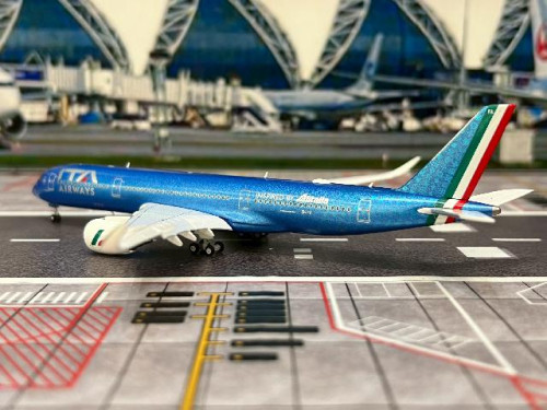 JCWings 1:400 ITA A350-900XWB EI-IFA FD XX40650A [Width 16 Length 16.5 Height 4 cm] 3