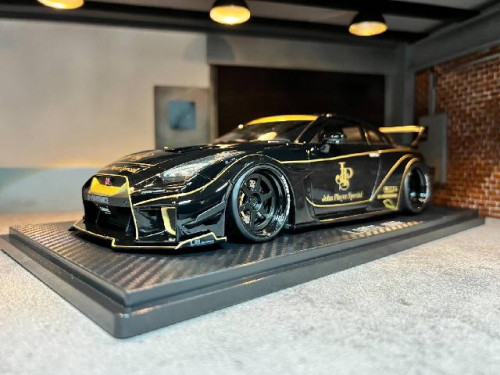 Ignition:IG2359 1:18 LB Silhouette Works GT Nissan 35GT-RR Blk [Width 10 Length 25 Height 7 cms]  