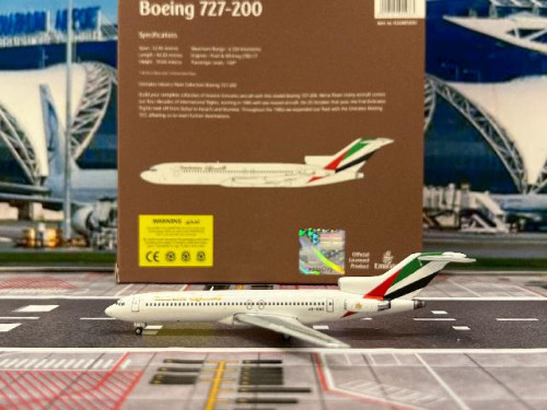 Gemini Jets 1:400 Emirates 727-200 A6-EMC GJ2233 [Width 8 Length 11.5 Height 2.5 cms]