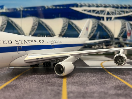 Inflight 1:200 USAF Boeing E-4A (747-200B) #74-0787 IF742E4A0787 [Width 30 Length 35 Height 10 cm] 7