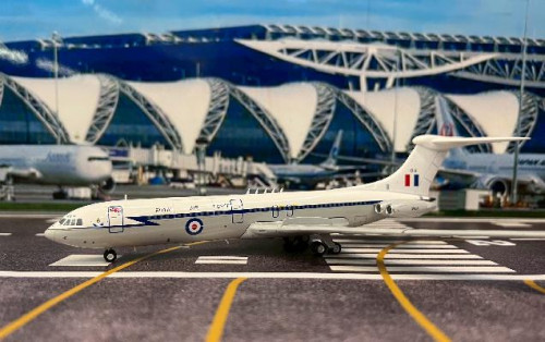 JCWings 1:200 Royal Air Force Vickers VC10 C1K XV104 LH2386 [Width 17 Length 26 Height 5 cm] 1