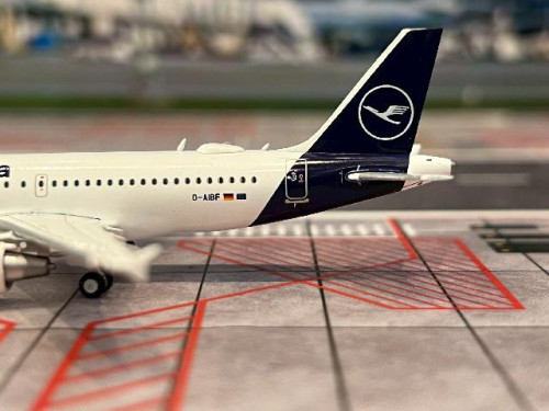 Gemini Jets 1:400 Lufthansa A319-100 D-AIBF GJ2022 [Width 8.5 Length 8.5 Height 3 cm] 6