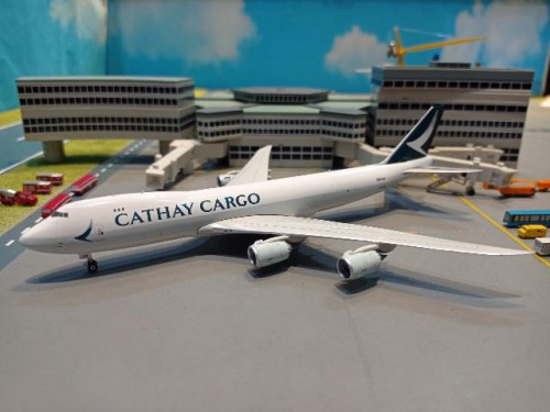 Phoenix P4575 1;400 Cathay Cargo 747-8 B-LJN [Width 18 Length 18.5 Height 4.5 cms]