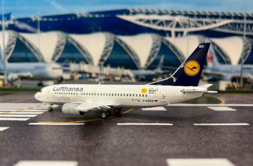 JFox 1:200 Lufthansa 737-300 D-ABED“Berlin 2000”JF7373002 [Width 14 Length 17 Height 5.5 cm] 3