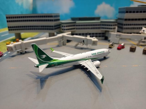 Phoenix PH1865 1:400 Iraqi 737-8max YI-ASX [Width 9 Length 9.5 Height 3 cms] 3