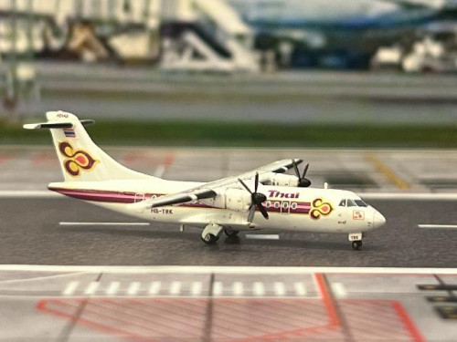 JC Wings 1:400 Thai Airways ATR 42-320 HS-TRK LH4238 [Width 6 Length 6 Height 1.5 cm] 2