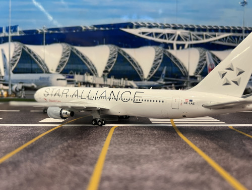 JFox 1:200 Austrian B767-3Z9ER OE-LAZ Star Alliance JF7673019L [Width 24 Length 27 Height 8 cm] 7
