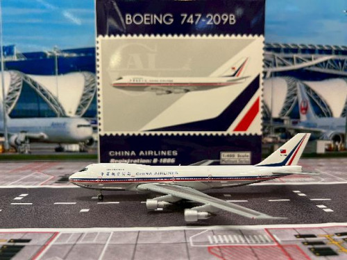  Phoenix 1:400 China 747-200 B-1886 PH1968 [Width 16 Length 16.5 Height 4.5 cms]