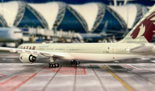 Gemini Jets 1:400 Qatar 1:400 777-9 A7-BKA GJ2278 [Width 16 Length 19.5 Height 4.5 cm] 8