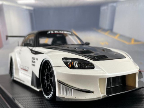 IG2010 1:18 J's Racing S2000 (AP1) Pearl White [Width 10 Length 25 Height 7 cms] 1