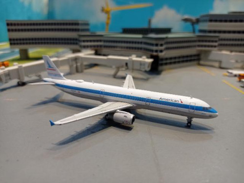 Gemini Jets GJ2257 1:400 American A321 N581UW Piedmont [Width 9 Length 11 Height 3 cms] 1