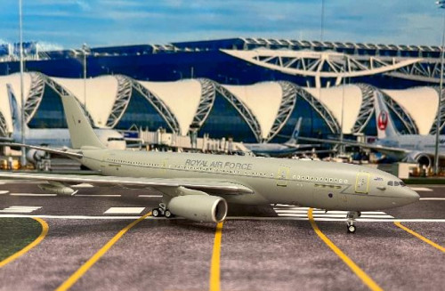 Inflight 1:200 UK Air Force A330 Voyager KC3 ZZ335 IFMRTTRAF335 [Width 30 Length 31 Height 8.5 cm] 2