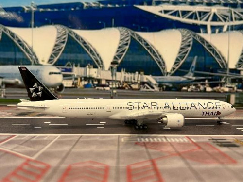 Phoenix 1:400 Thai Airways B777-300ER HS-TKQ 'Star Alliance' PH12089 [Width 16 Length 18 Height 4.5 4