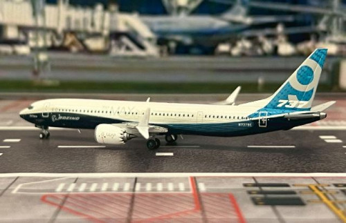 JC Wings 1:400 Boeing B737 MAX 9 N7379E LH4291 [Width 9 Length 10.5 Height 3 cm] 3